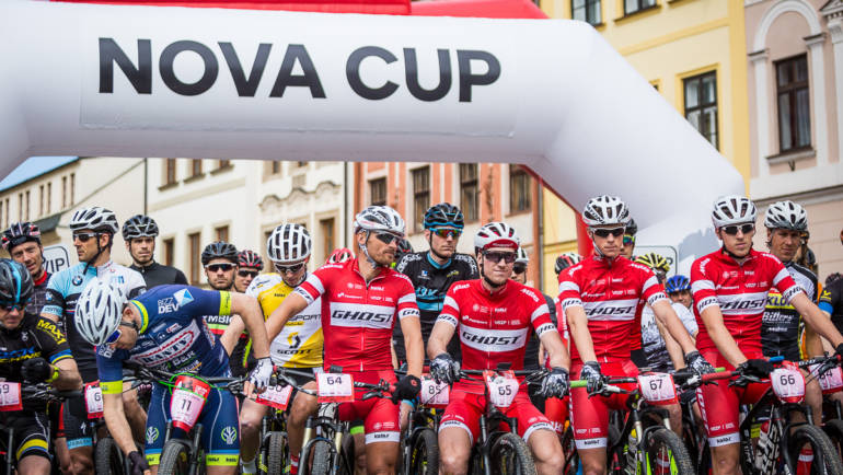 Úvodního závodu se zúčastnilo bezmála 900 cyklistů!