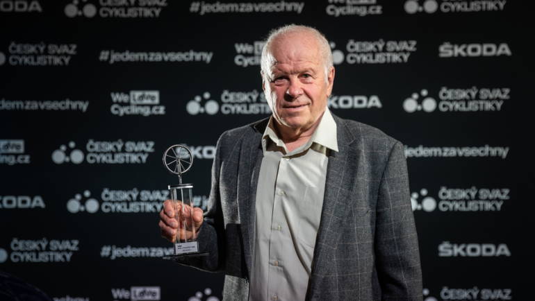 ŠKODA AUTO vzdává hold českým cyklistickým legendám