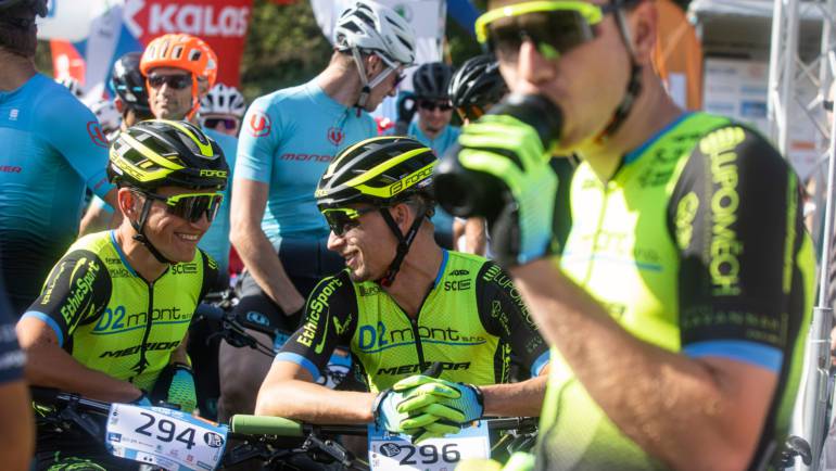 Sluníčko, krásná příroda a stovky bikerů. Takový byl závod ZP 211 Stolové hory
